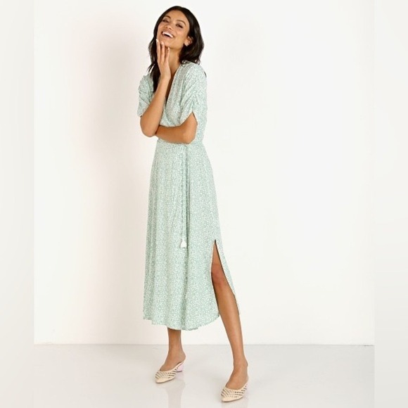 Faithfull the Brand Rayon Midi Dress Green Floral Size 4 NWOT - Picture 2 of 10